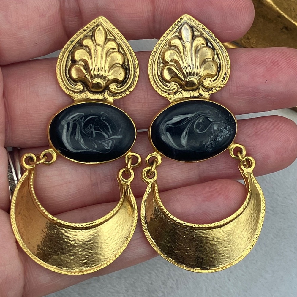 Vtg. 80's Gold Tone Black Marbleized Doorknocker Pierced Earrings Bold Statement